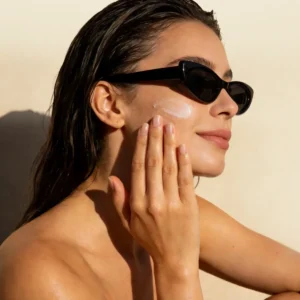 Disunie VC & Turmeric Sunscreen SPF 75 Wholesale | Bulk Supplier